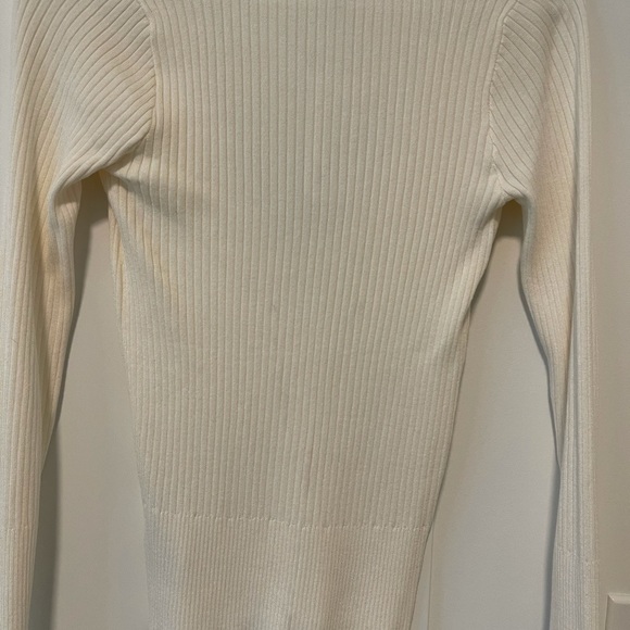 GUESS brand NEW. Medium. Long sleeve lace front sweater. Cream - Picture 6 of 6